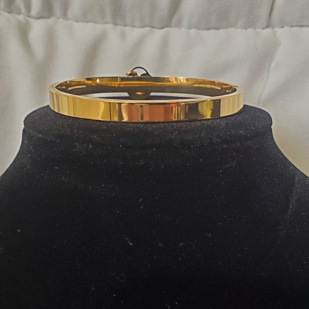 Heart Lock And Key Rhinestone Hinged Stainless Steel Bangle Gold - Picture 5 of 5